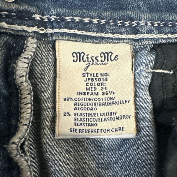 Miss Me Boyfriend Capri Women's Jeans Size 27 Blue Distressed Embroidered Denim - Picture 13 of 13